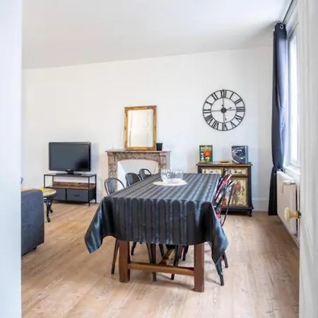 Le Boujou - Place De Parking - 200m Apartment