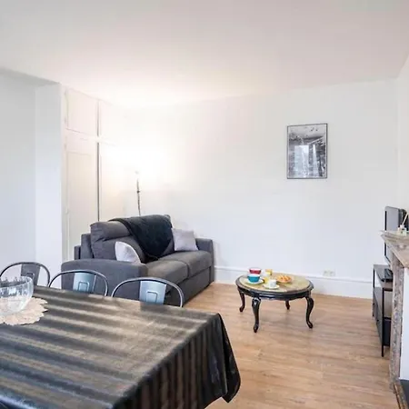 Le Boujou - Place De Parking - 200m Apartment